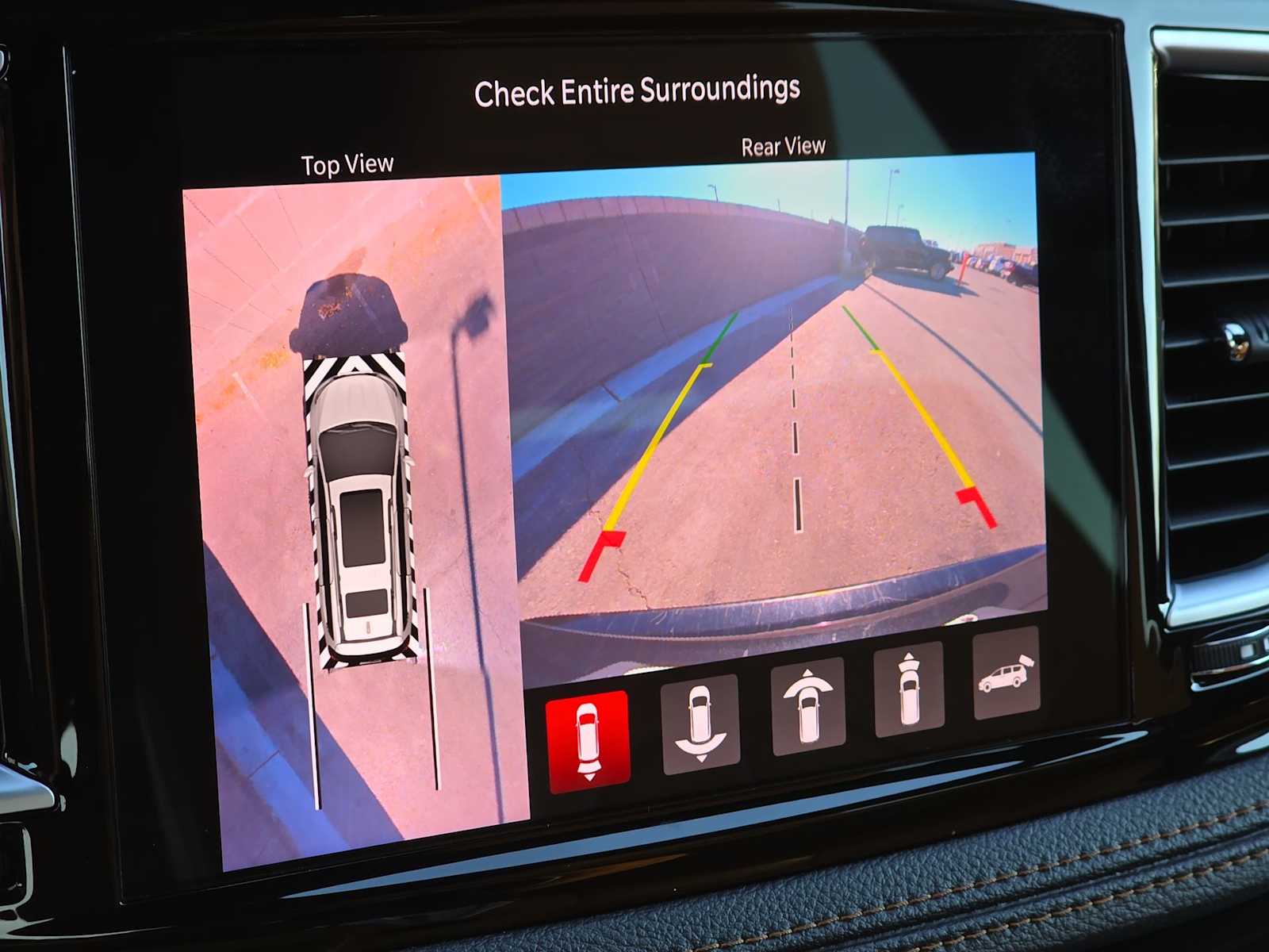 Thumbnail: 2022 Chrysler Pacifica - 26