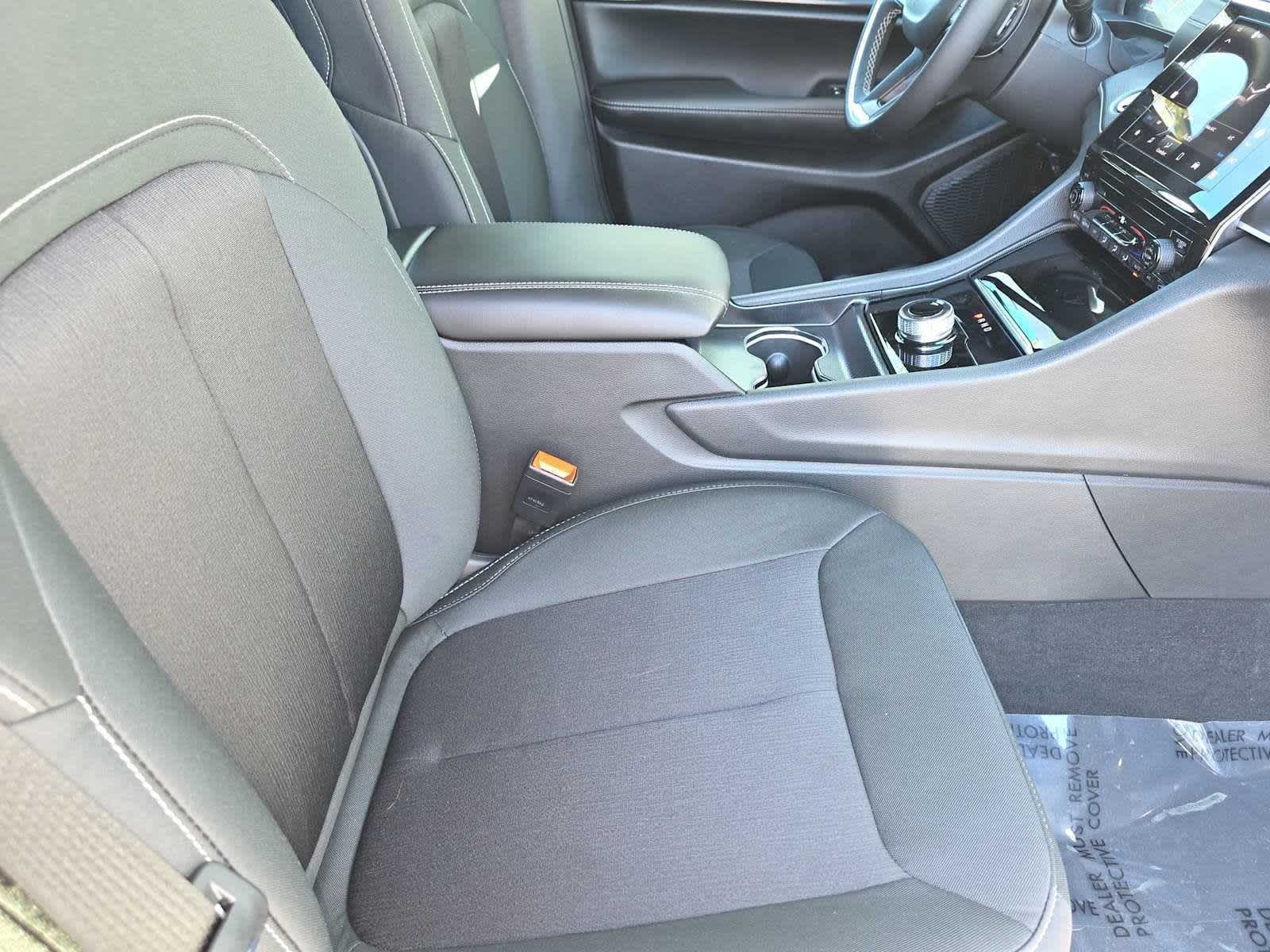 Thumbnail: 2025 Jeep Grand Cherokee - 17