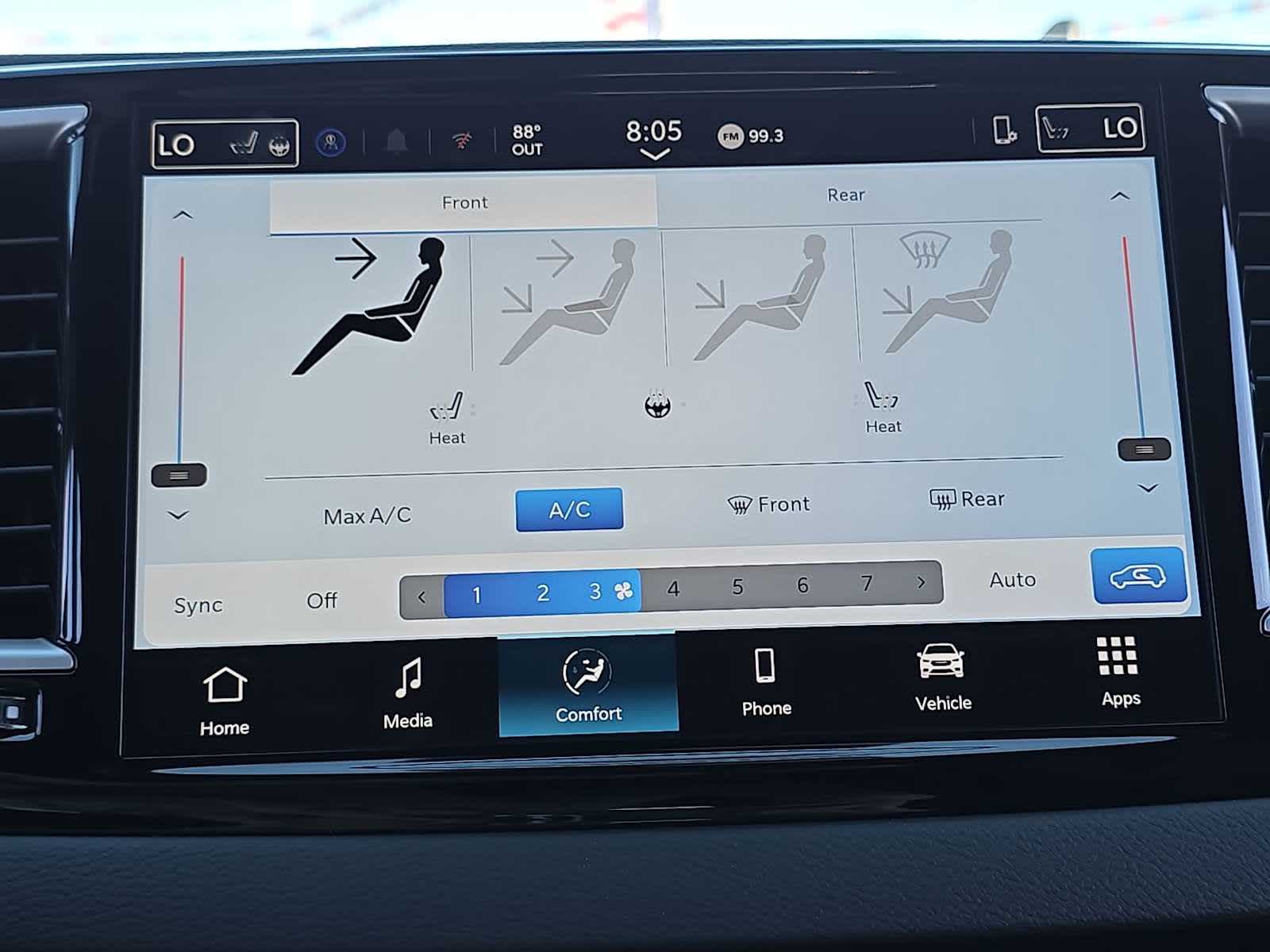 Thumbnail: 2026 Chrysler Voyager - 46