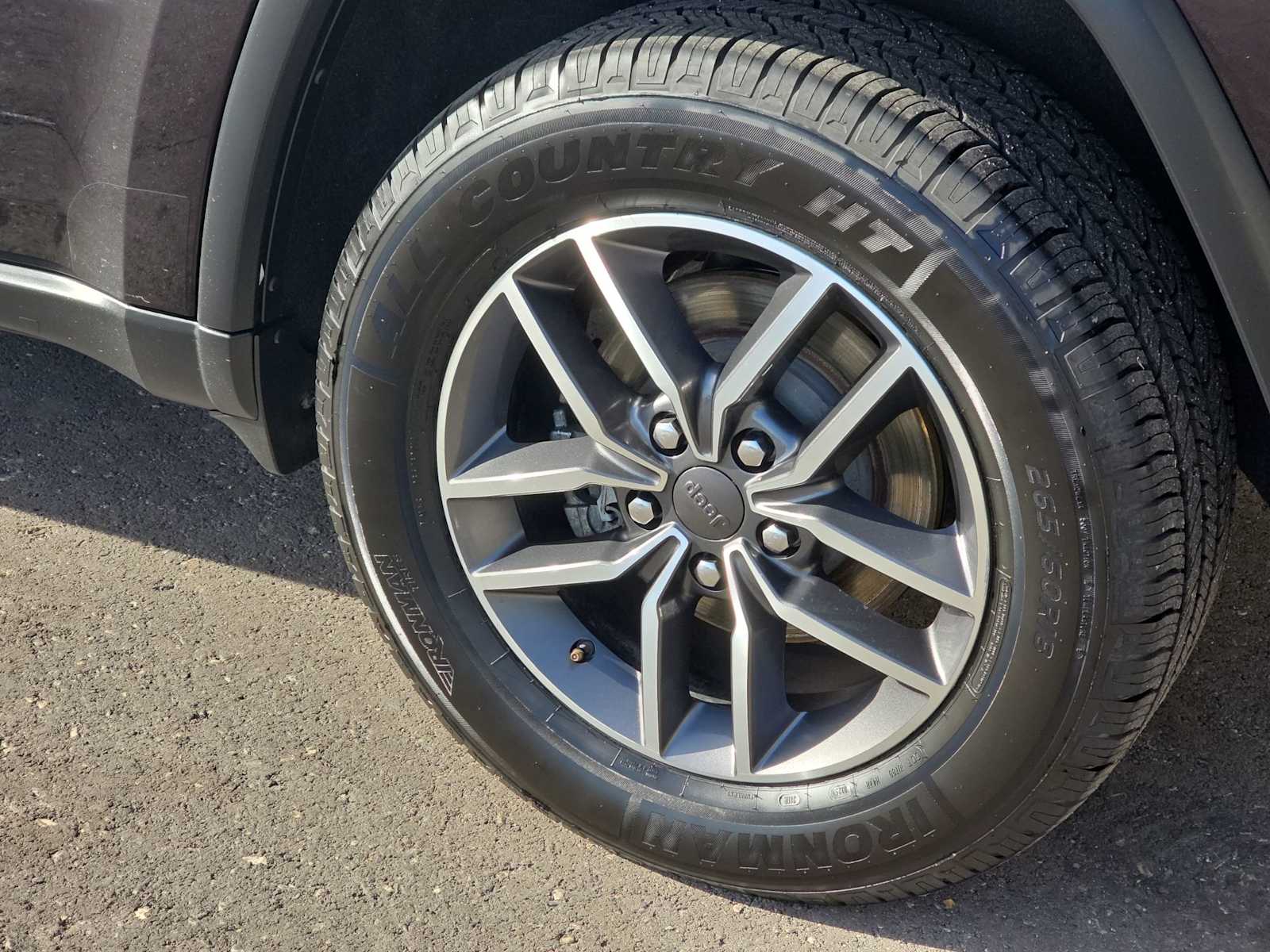 Thumbnail: 2020 Jeep Grand Cherokee - 12