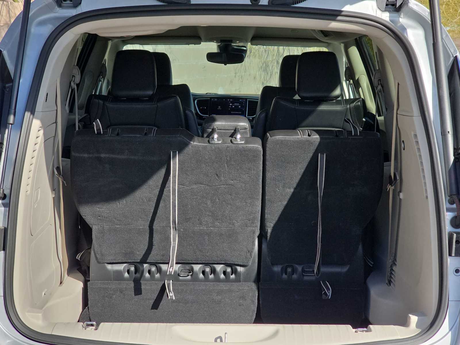 Thumbnail: 2024 Chrysler Pacifica - 23