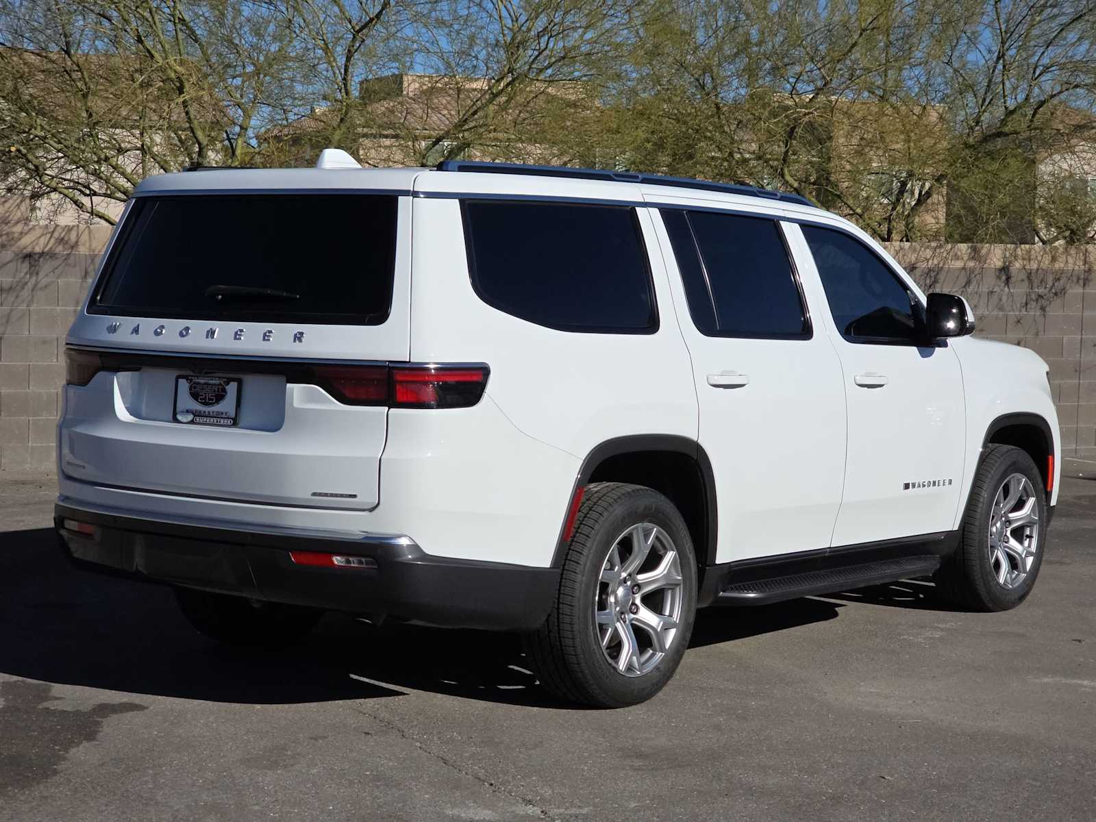 Thumbnail: 2022 Jeep Wagoneer - 9