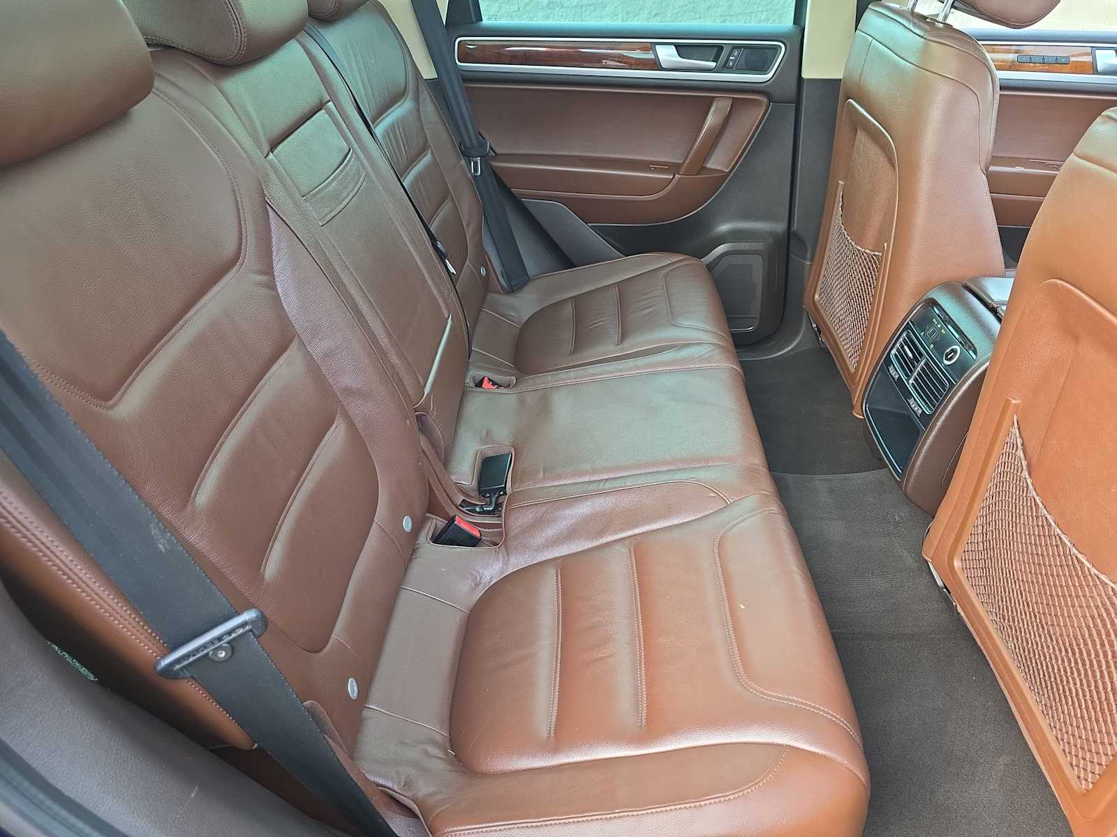 Thumbnail: 2014 Volkswagen Touareg - 17