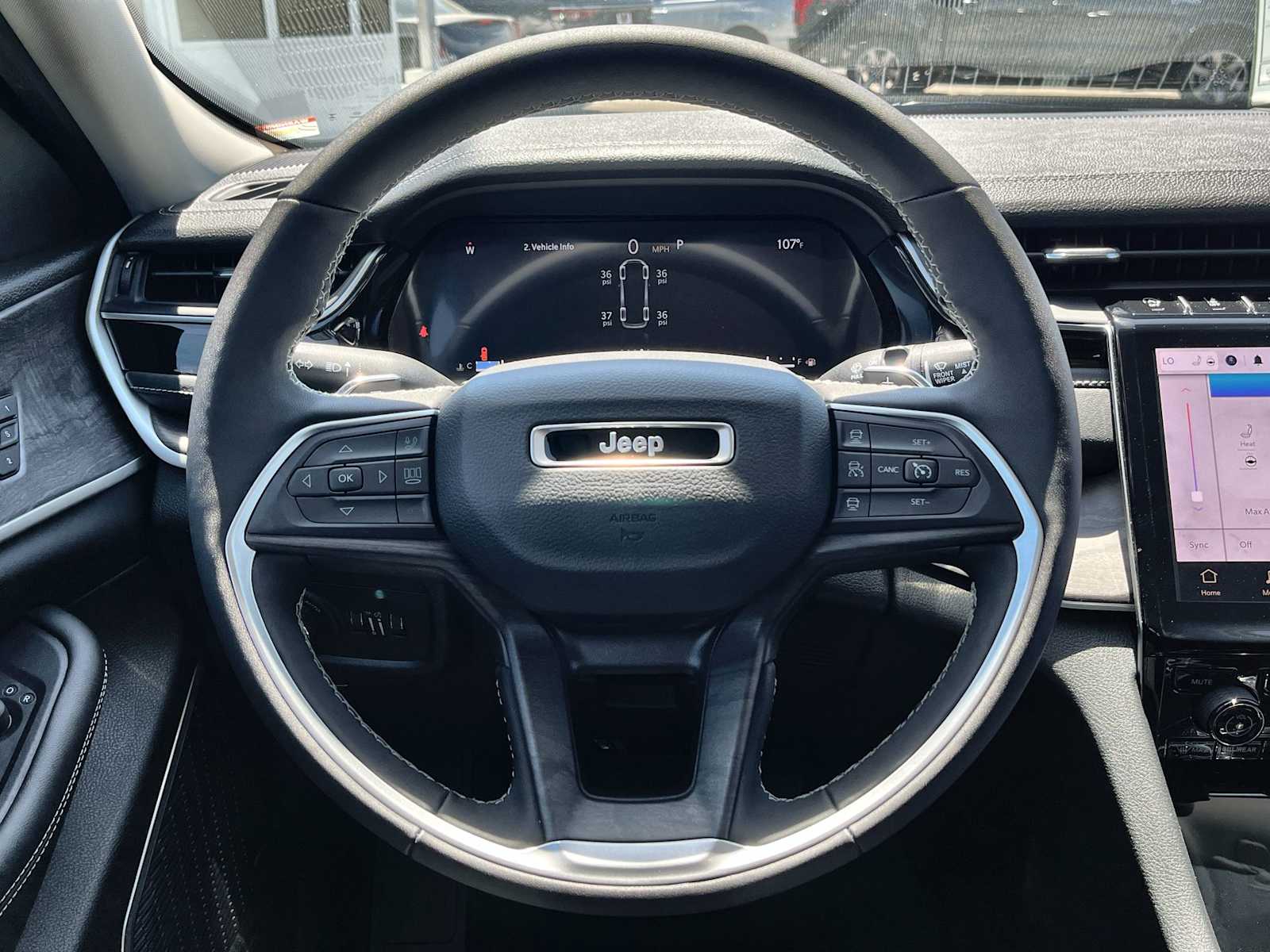 Thumbnail: 2023 Jeep Grand Cherokee L - 15