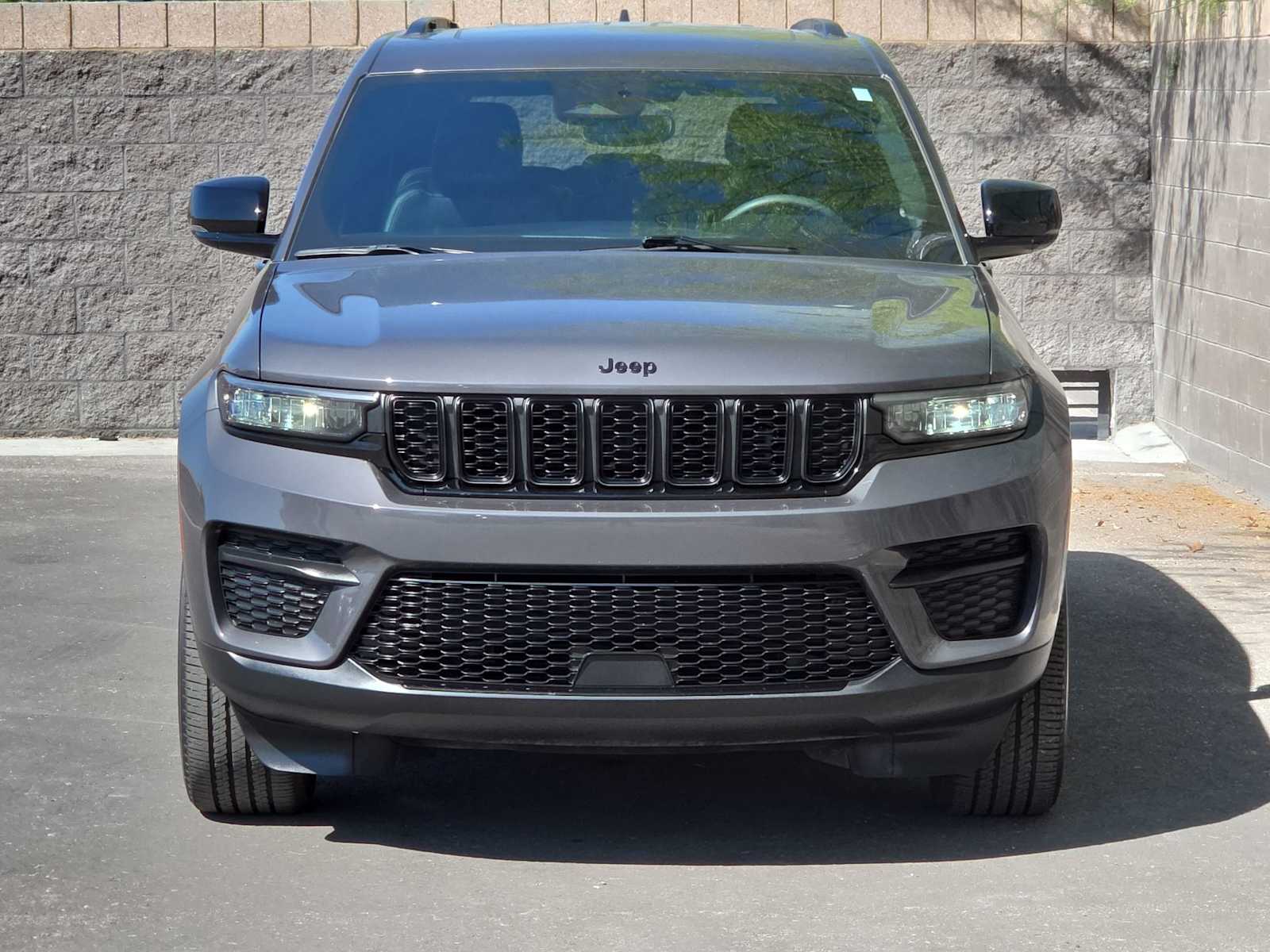 Thumbnail: 2023 Jeep Grand Cherokee - 4