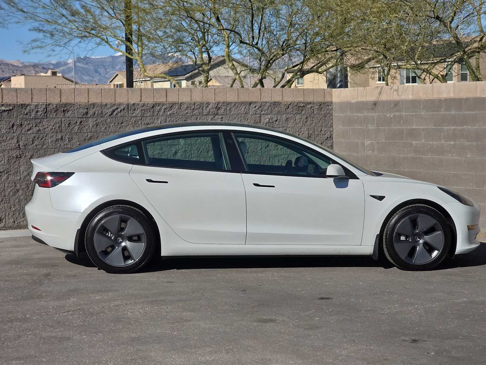 Thumbnail: 2022 Tesla Model 3 - 10