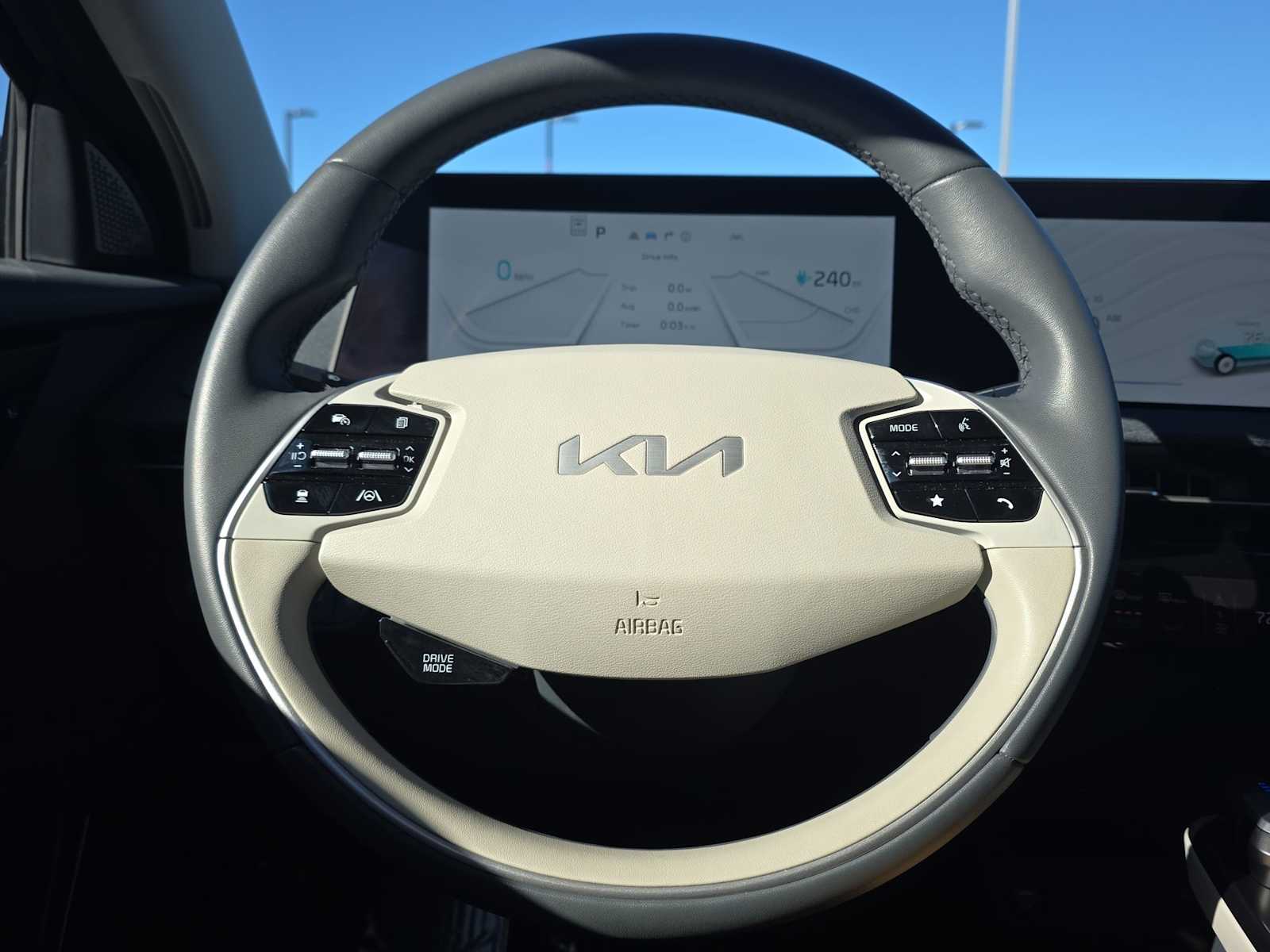 Thumbnail: 2023 Kia EV6 - 19