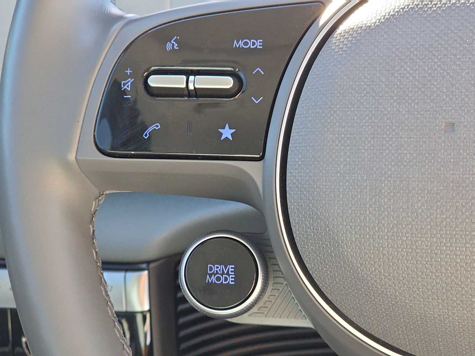 Thumbnail: 2023 Hyundai Ioniq 5 - 29