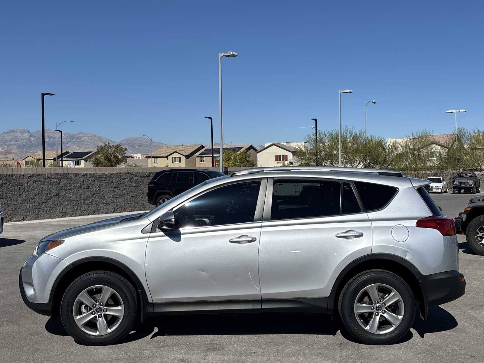Thumbnail: 2015 Toyota RAV4 - 6