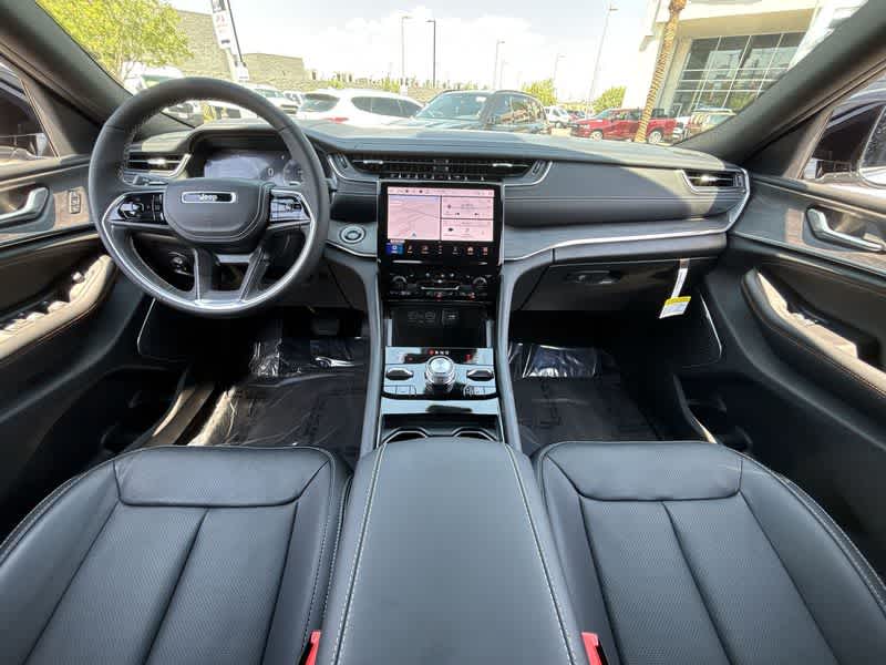 Thumbnail: 2025 Jeep Grand Cherokee L - 14