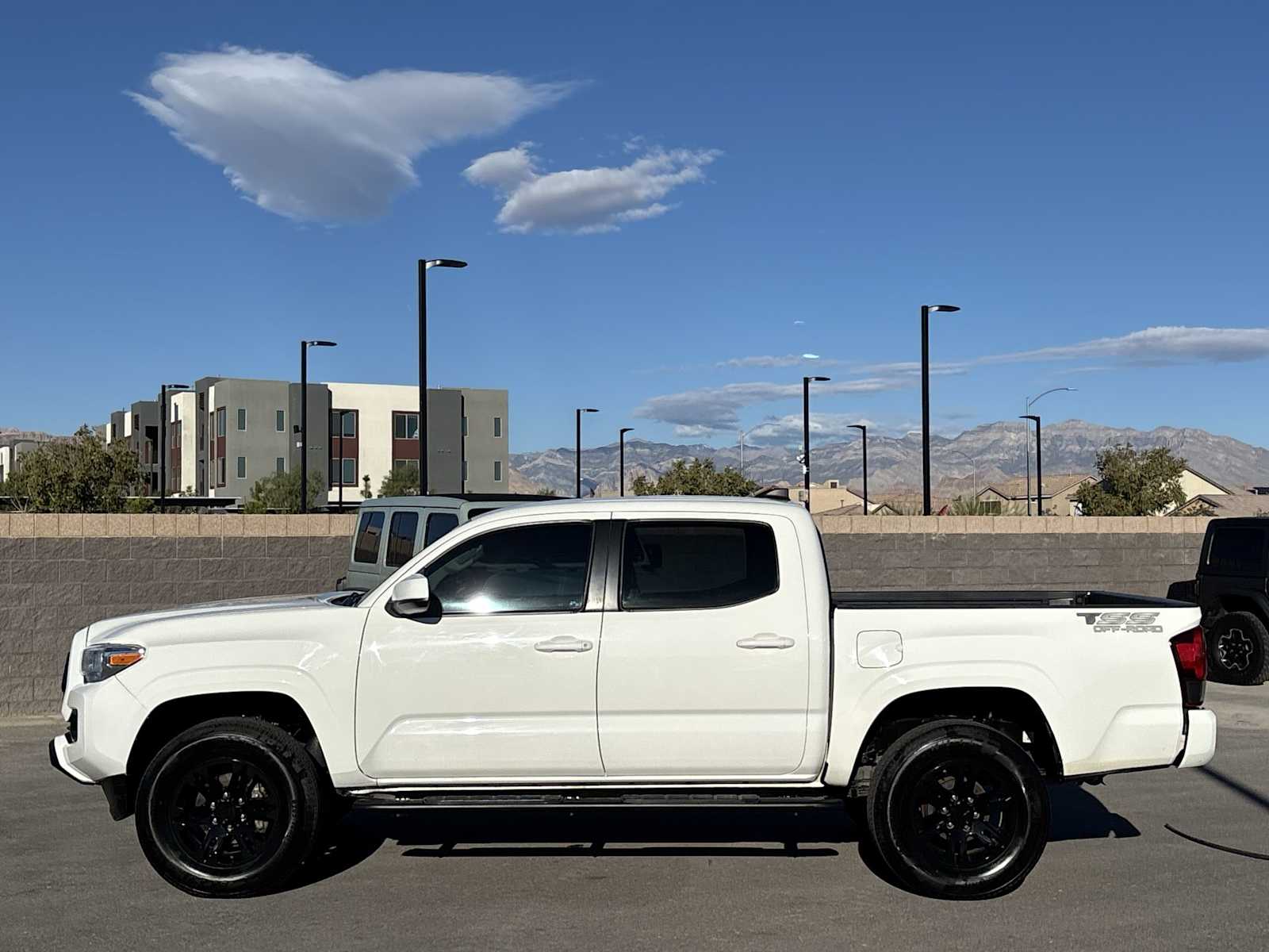 Thumbnail: 2021 Toyota Tacoma - 6