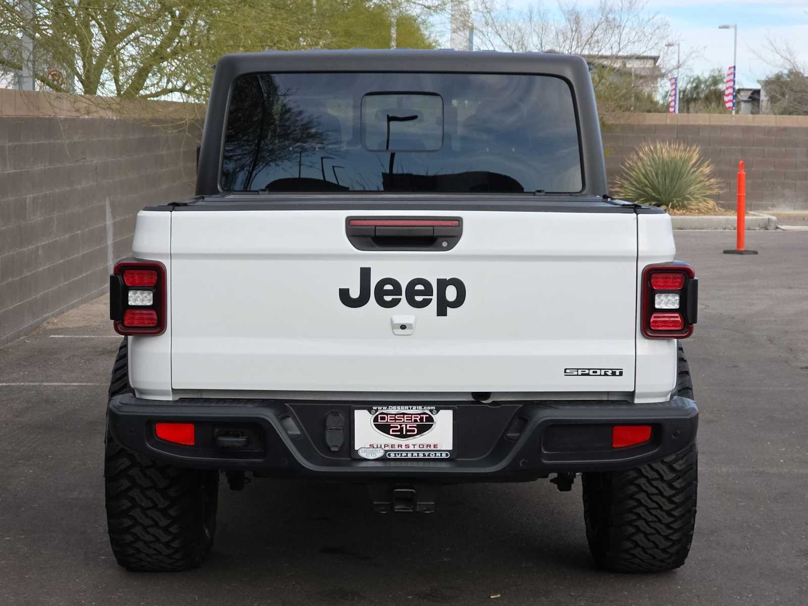 Thumbnail: 2021 Jeep Gladiator - 8