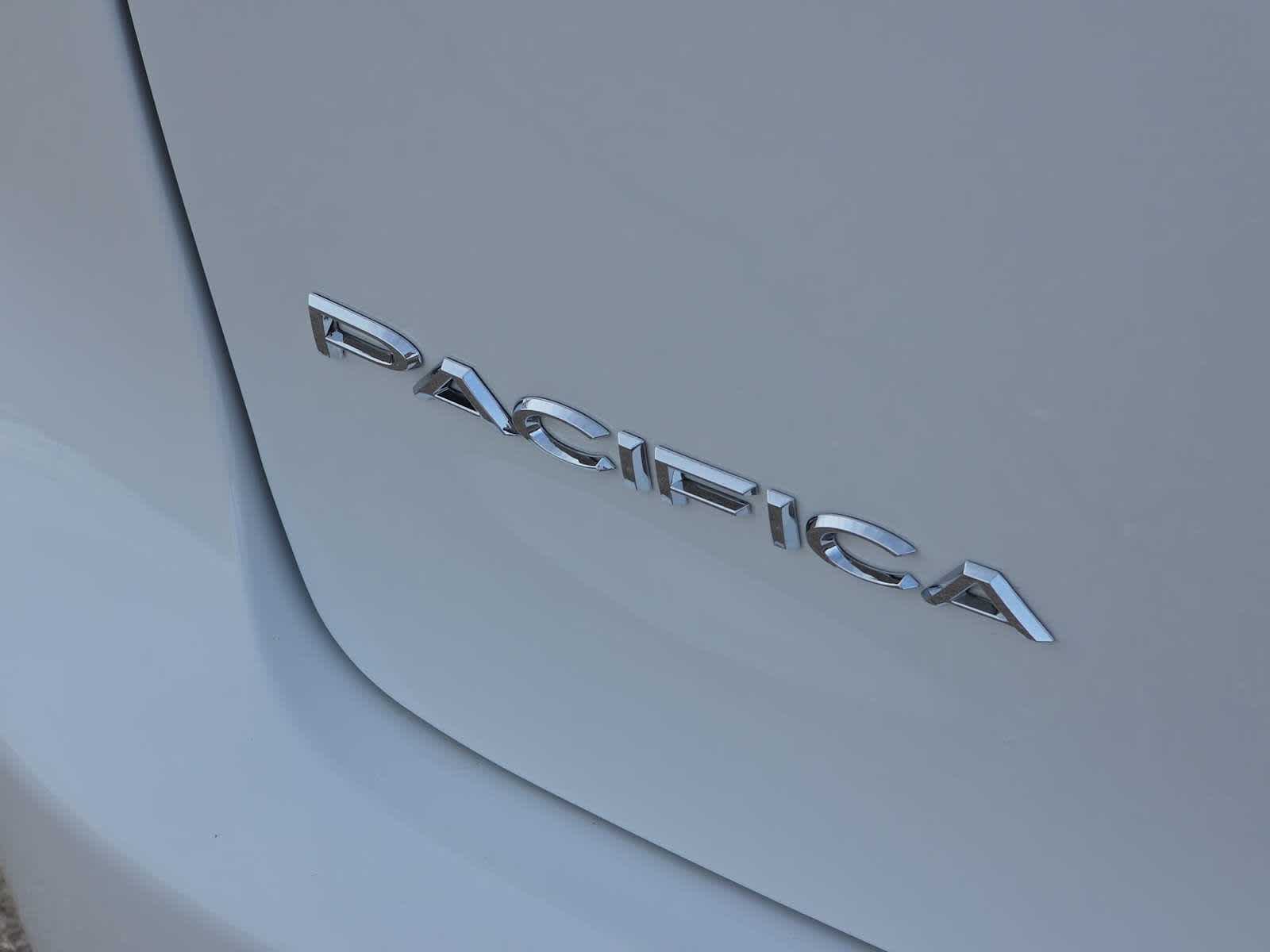 Thumbnail: 2026 Chrysler Pacifica - 11