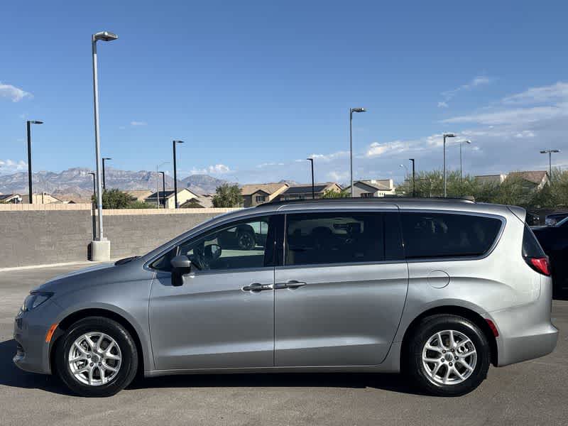 Thumbnail: 2021 Chrysler Voyager - 5