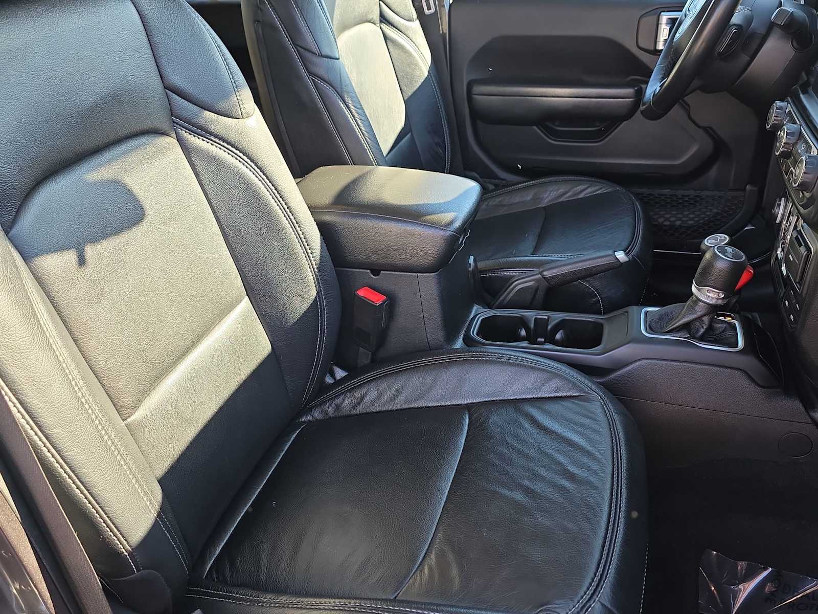 Thumbnail: 2020 Jeep Wrangler - 18