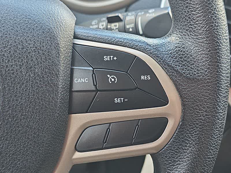 Thumbnail: 2017 Jeep Cherokee - 25