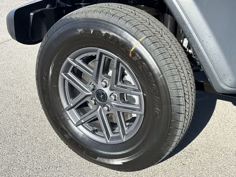 Thumbnail: 2025 Jeep Gladiator - 12