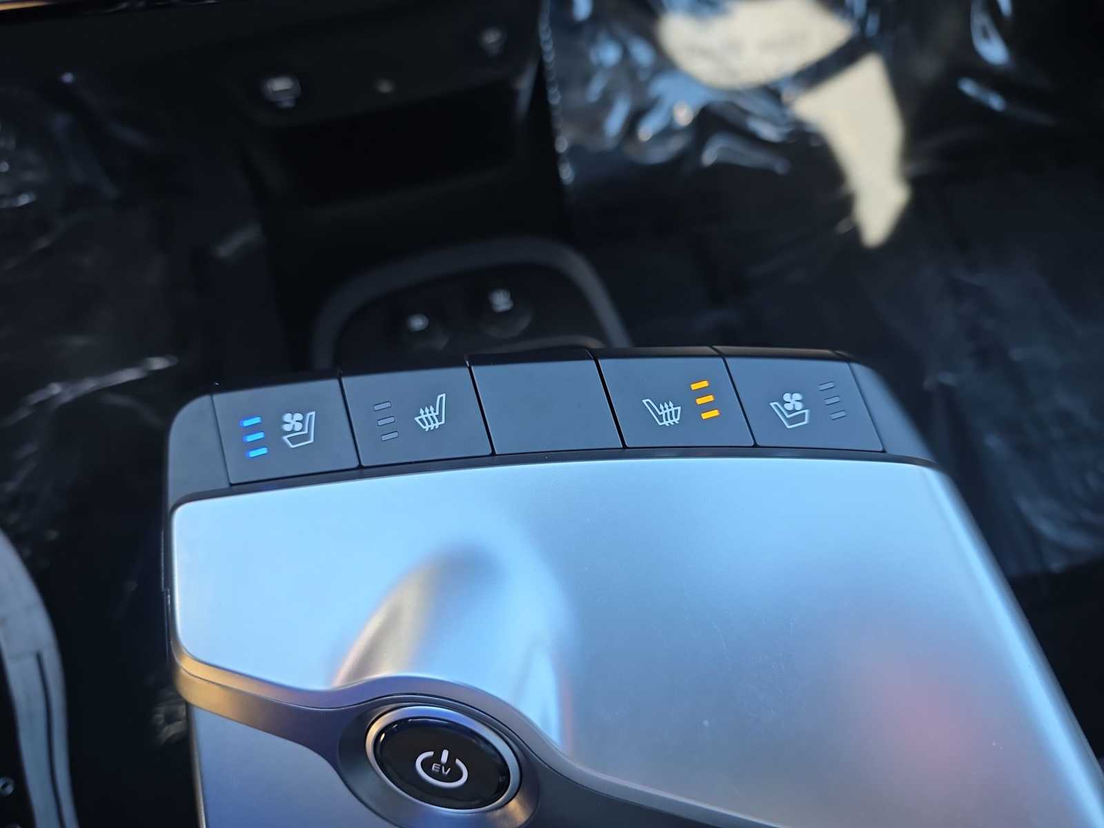 Thumbnail: 2023 Kia EV6 - 28