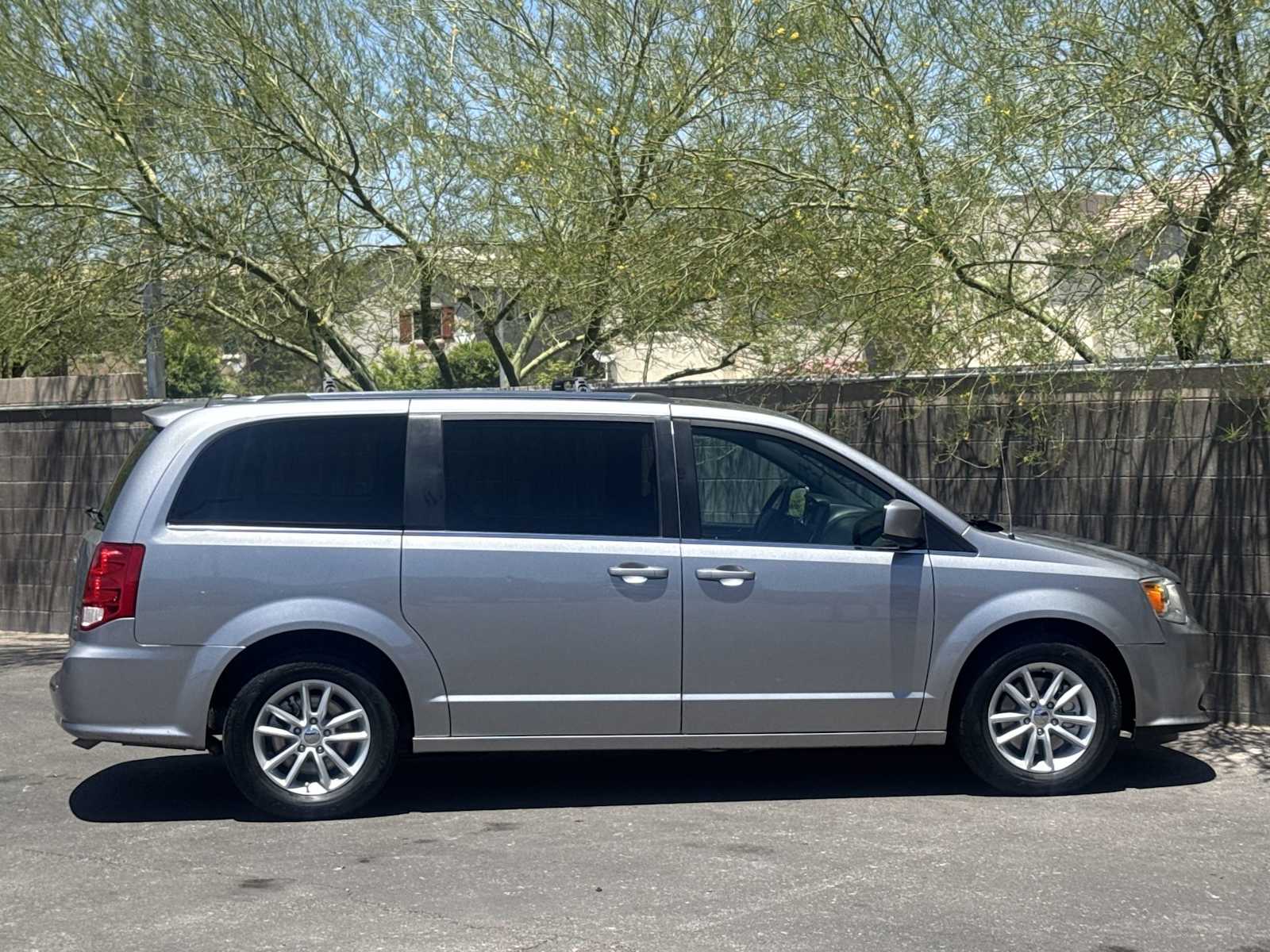 Thumbnail: 2019 Dodge Grand Caravan - 9