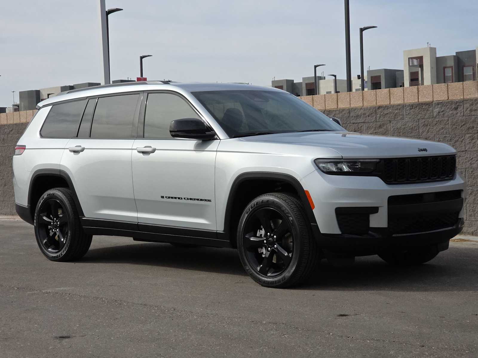 Thumbnail: 2023 Jeep Grand Cherokee L - 3