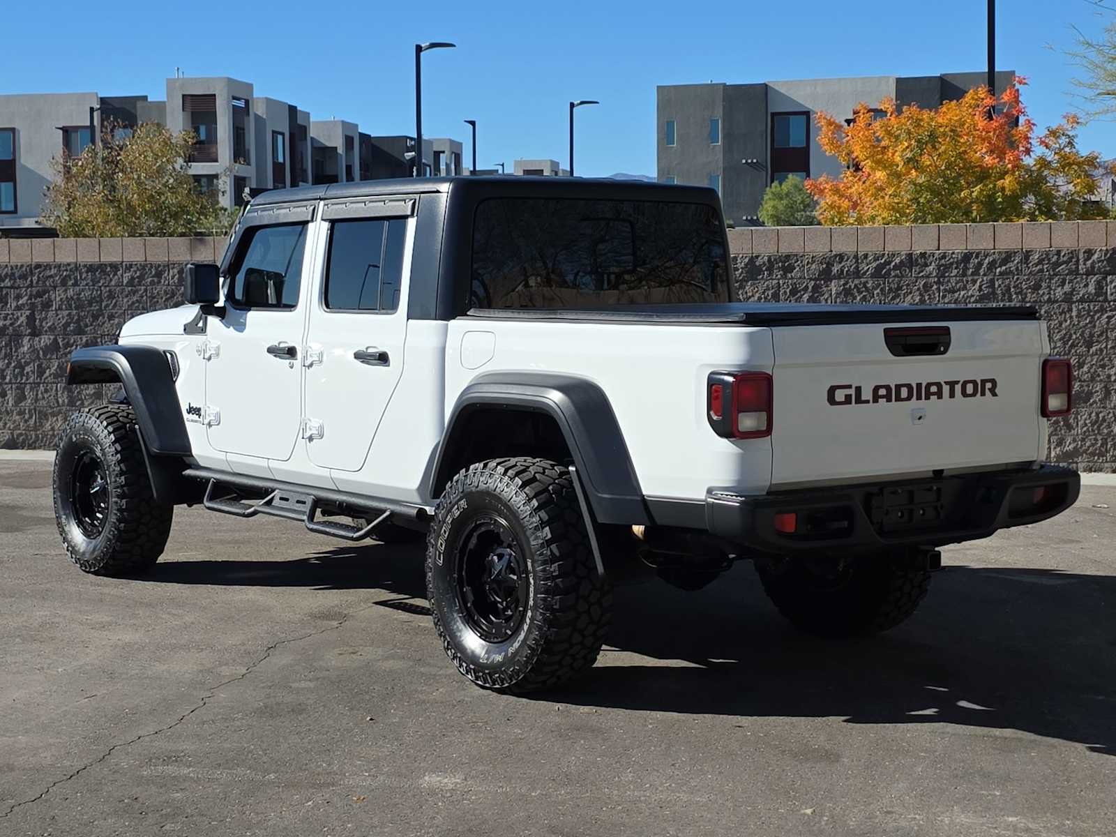 Thumbnail: 2020 Jeep Gladiator - 6