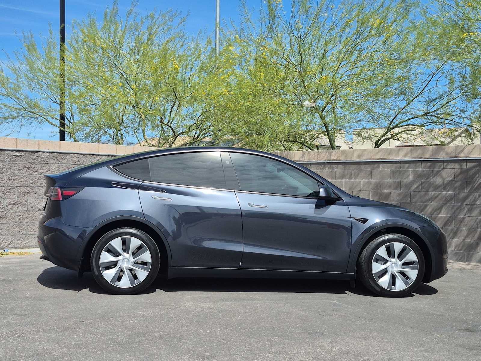 Thumbnail: 2024 Tesla Model Y - 10