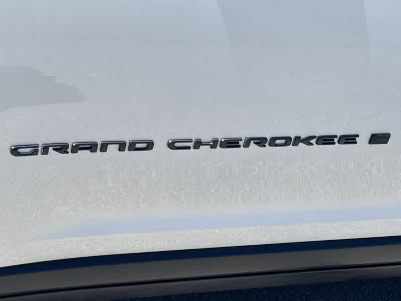 Thumbnail: 2024 Jeep Grand Cherokee L - 11