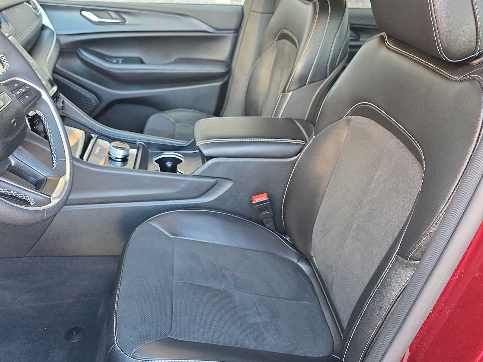 Thumbnail: 2024 Jeep Grand Cherokee L - 15