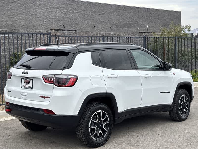 Thumbnail: 2024 Jeep Compass - 8