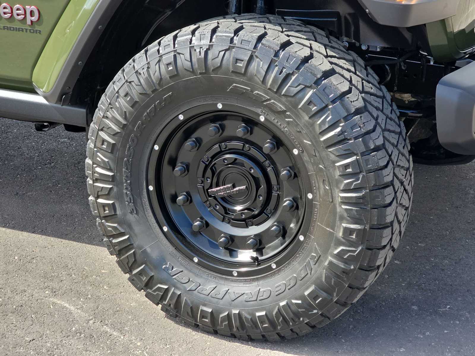 Thumbnail: 2023 Jeep Gladiator - 12