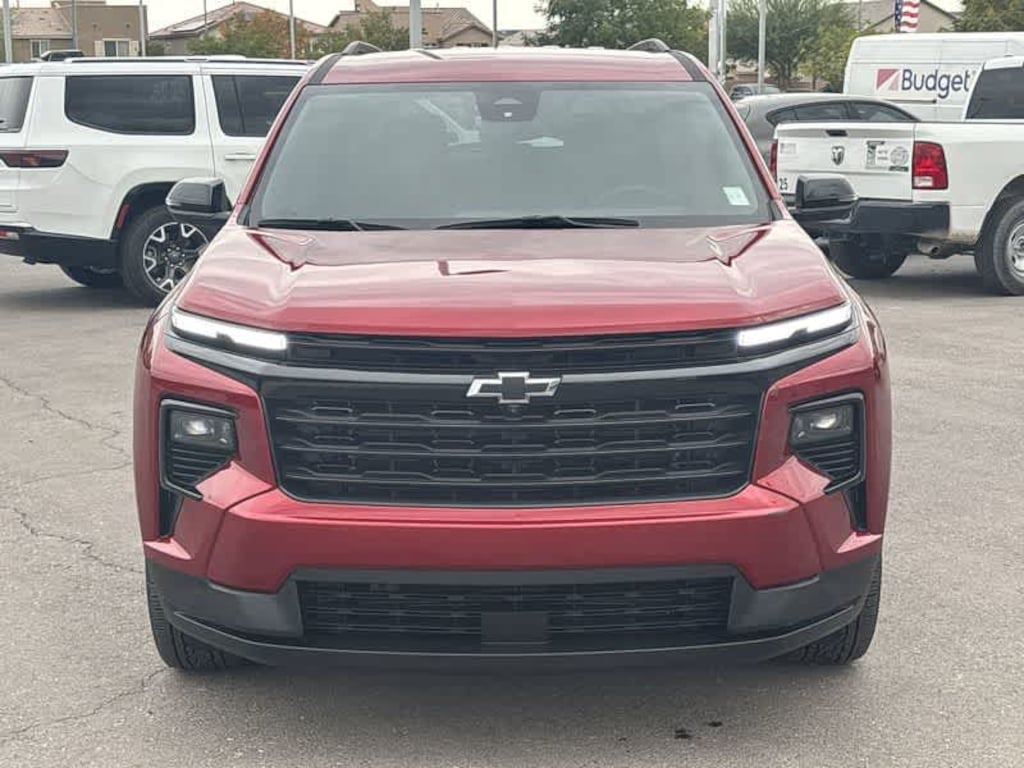 Used 2024 Chevrolet Traverse FWD LT SUV