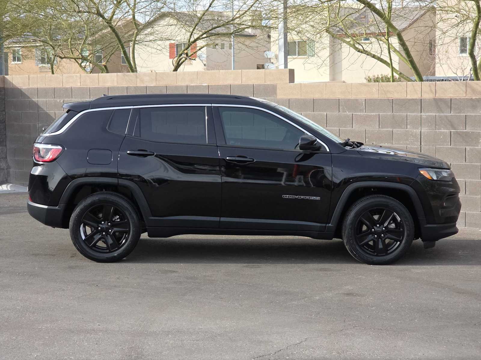 Thumbnail: 2022 Jeep Compass - 10