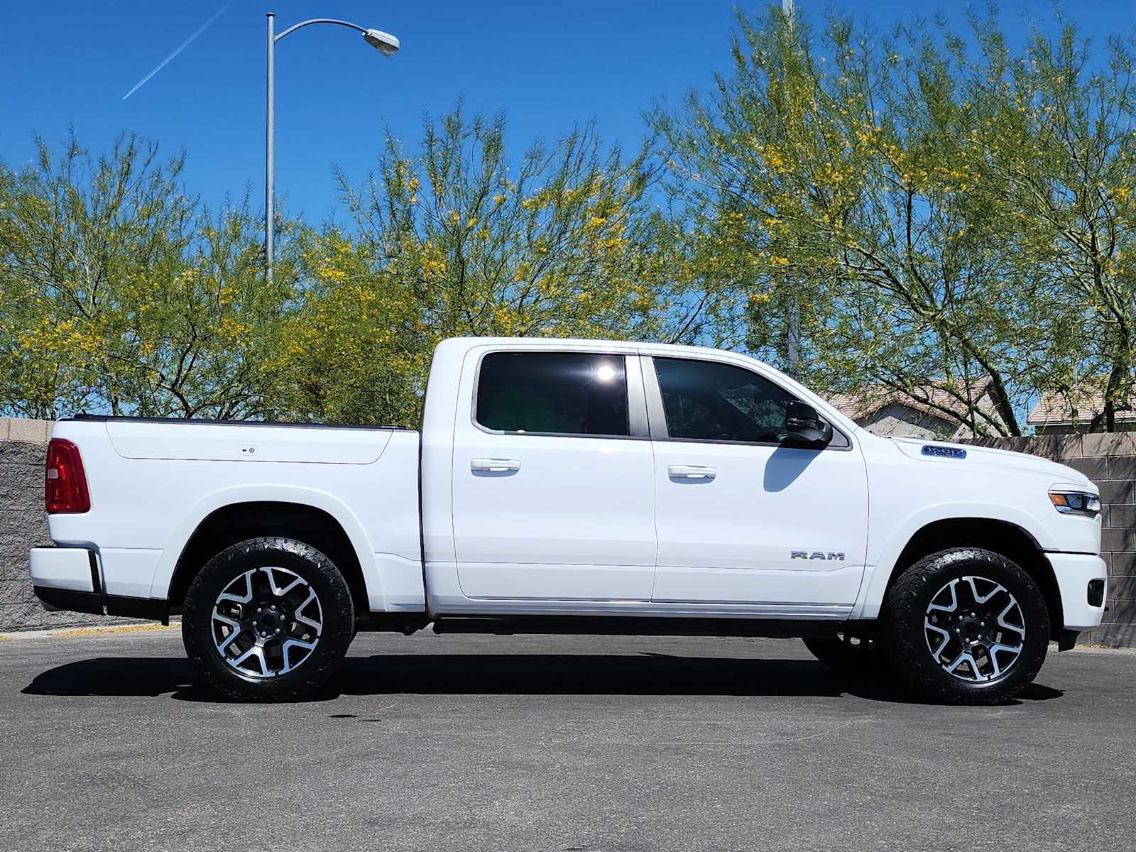 Thumbnail: 2025 RAM 1500 - 10