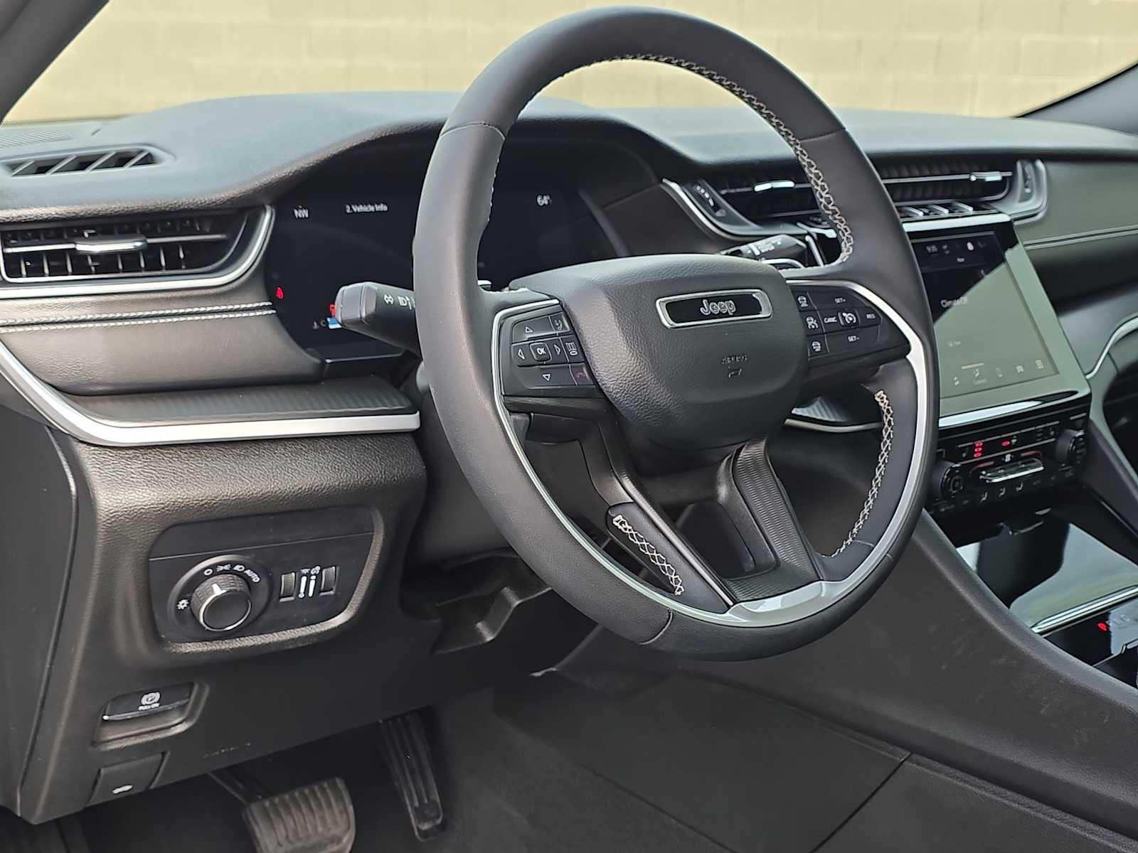 Thumbnail: 2023 Jeep Grand Cherokee L - 2