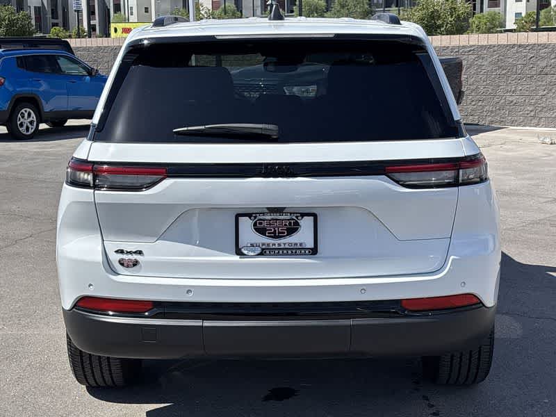 Thumbnail: 2023 Jeep Grand Cherokee - 7