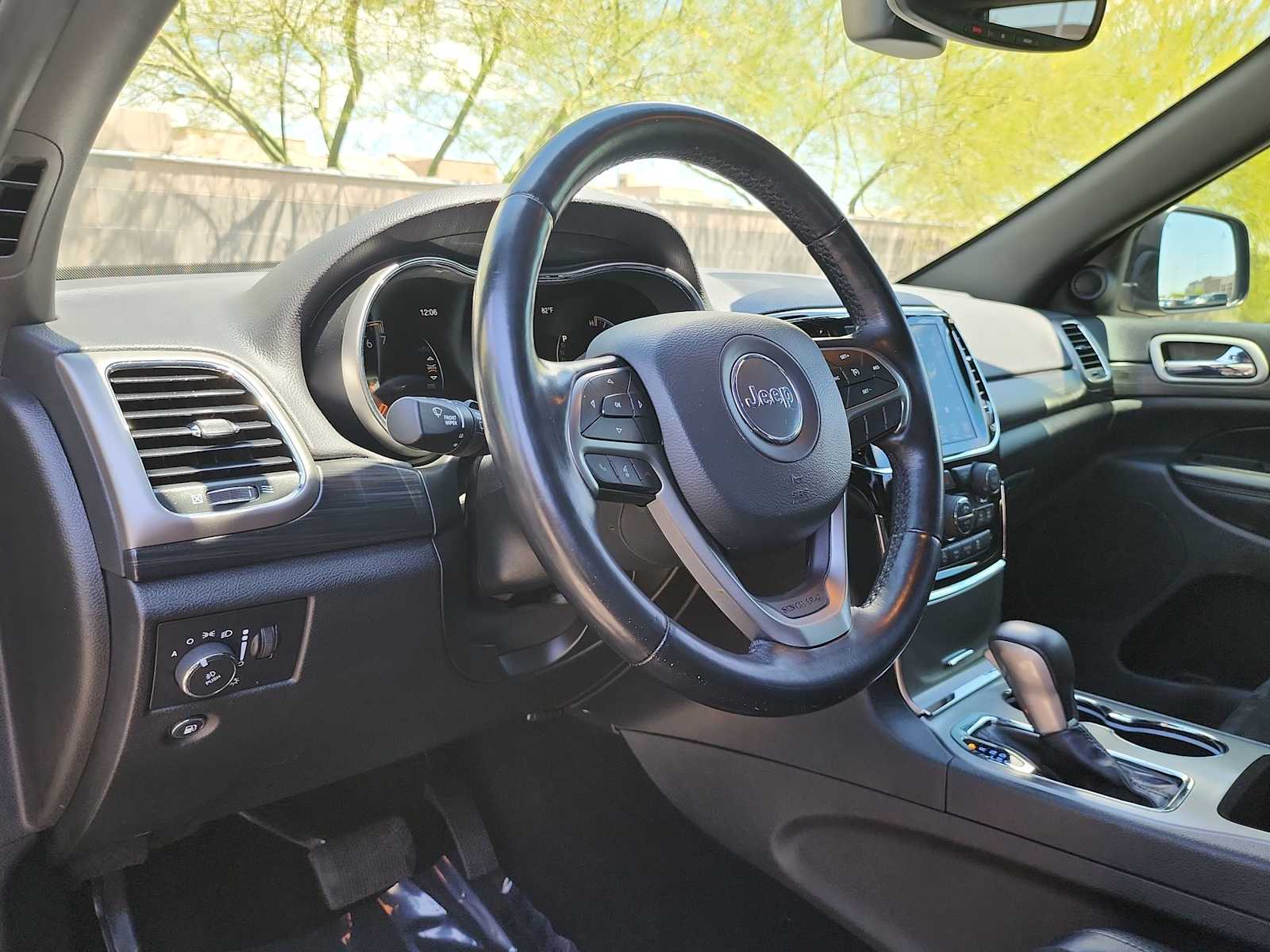 Thumbnail: 2020 Jeep Grand Cherokee - 10