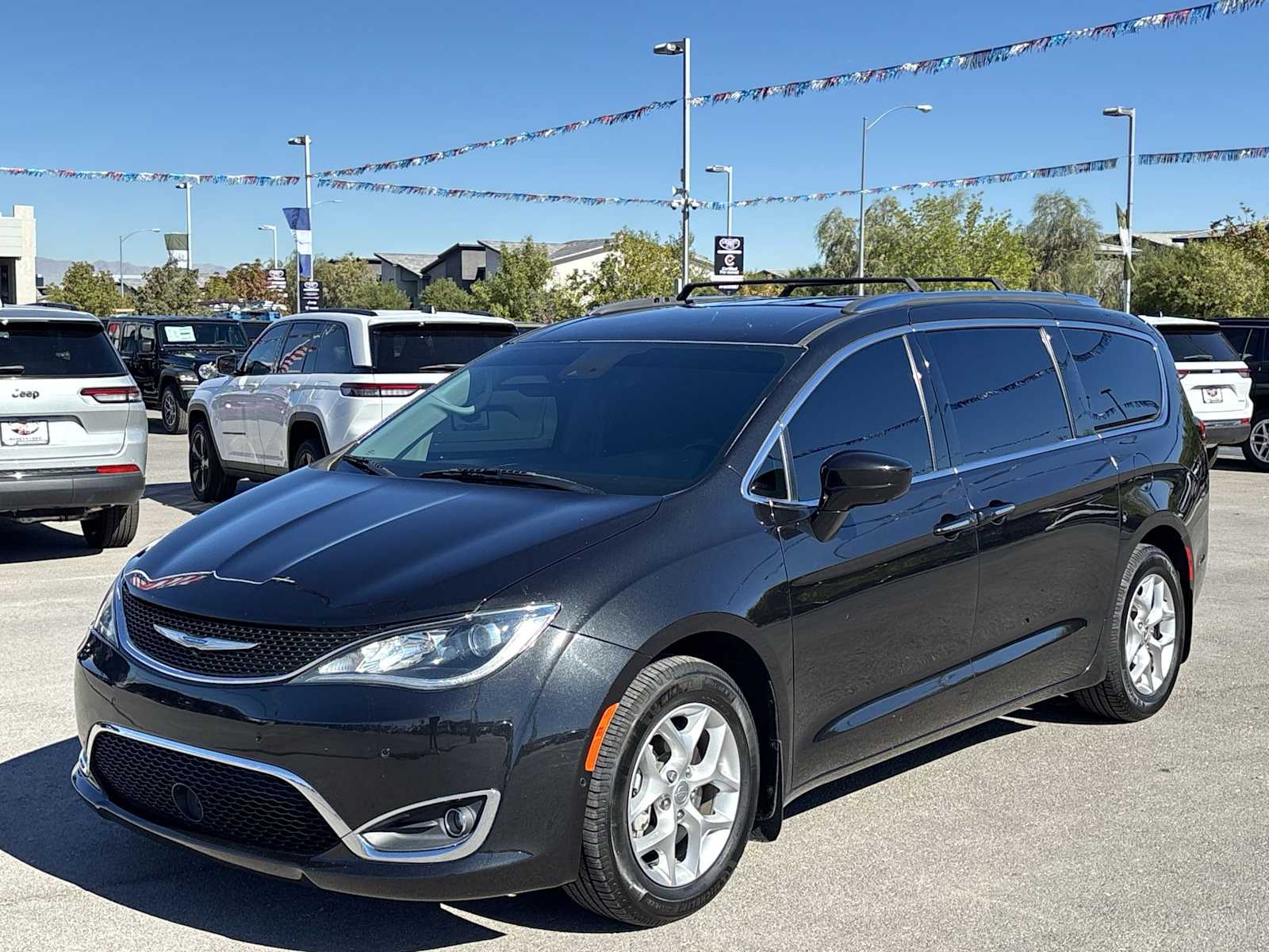Thumbnail: 2019 Chrysler Pacifica - 5