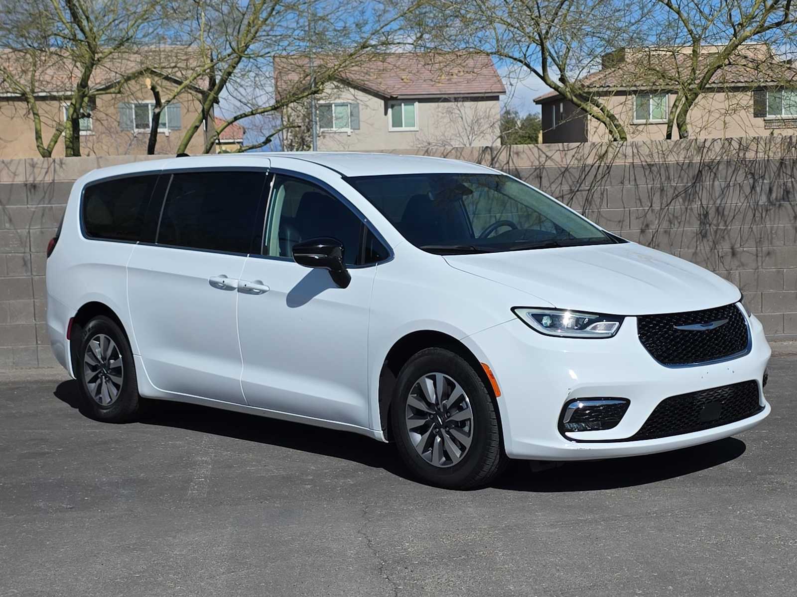 Thumbnail: 2024 Chrysler Pacifica - 3