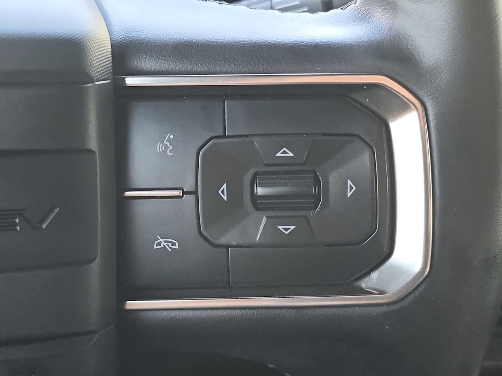 Thumbnail: 2024 GMC Hummer EV - 30