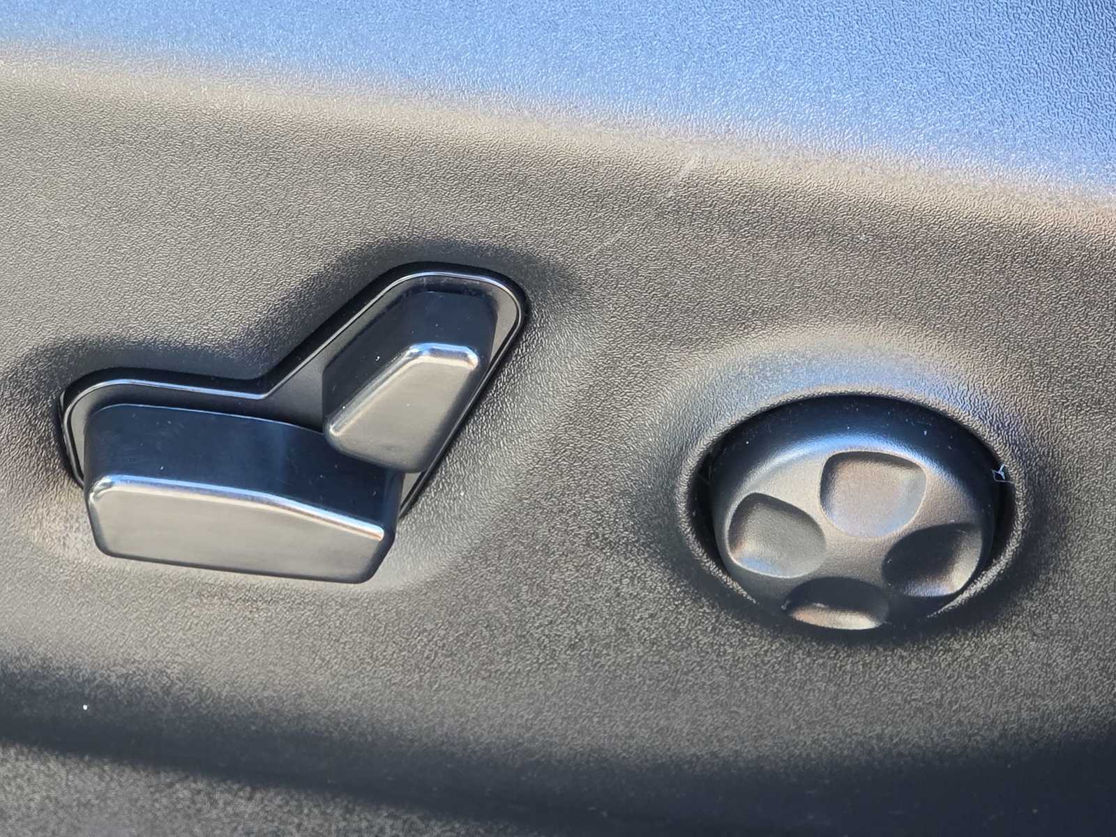 Thumbnail: 2024 Chrysler Pacifica - 28