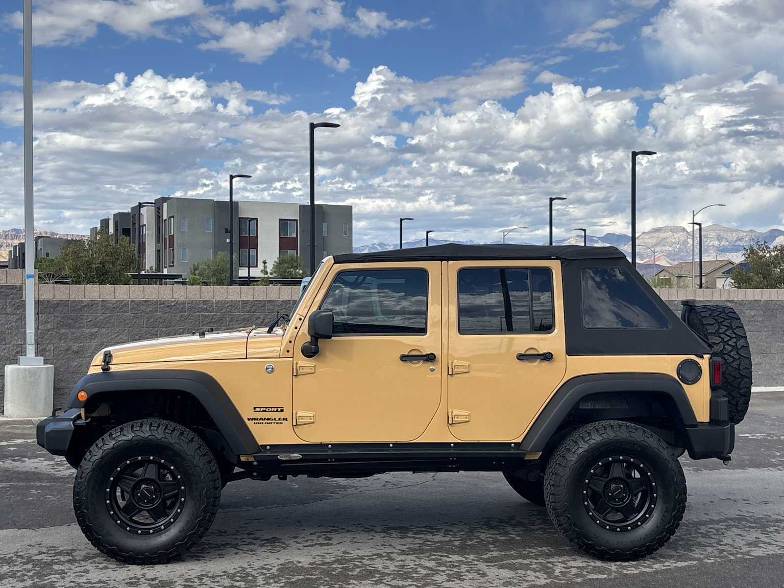 Thumbnail: 2014 Jeep Wrangler - 6