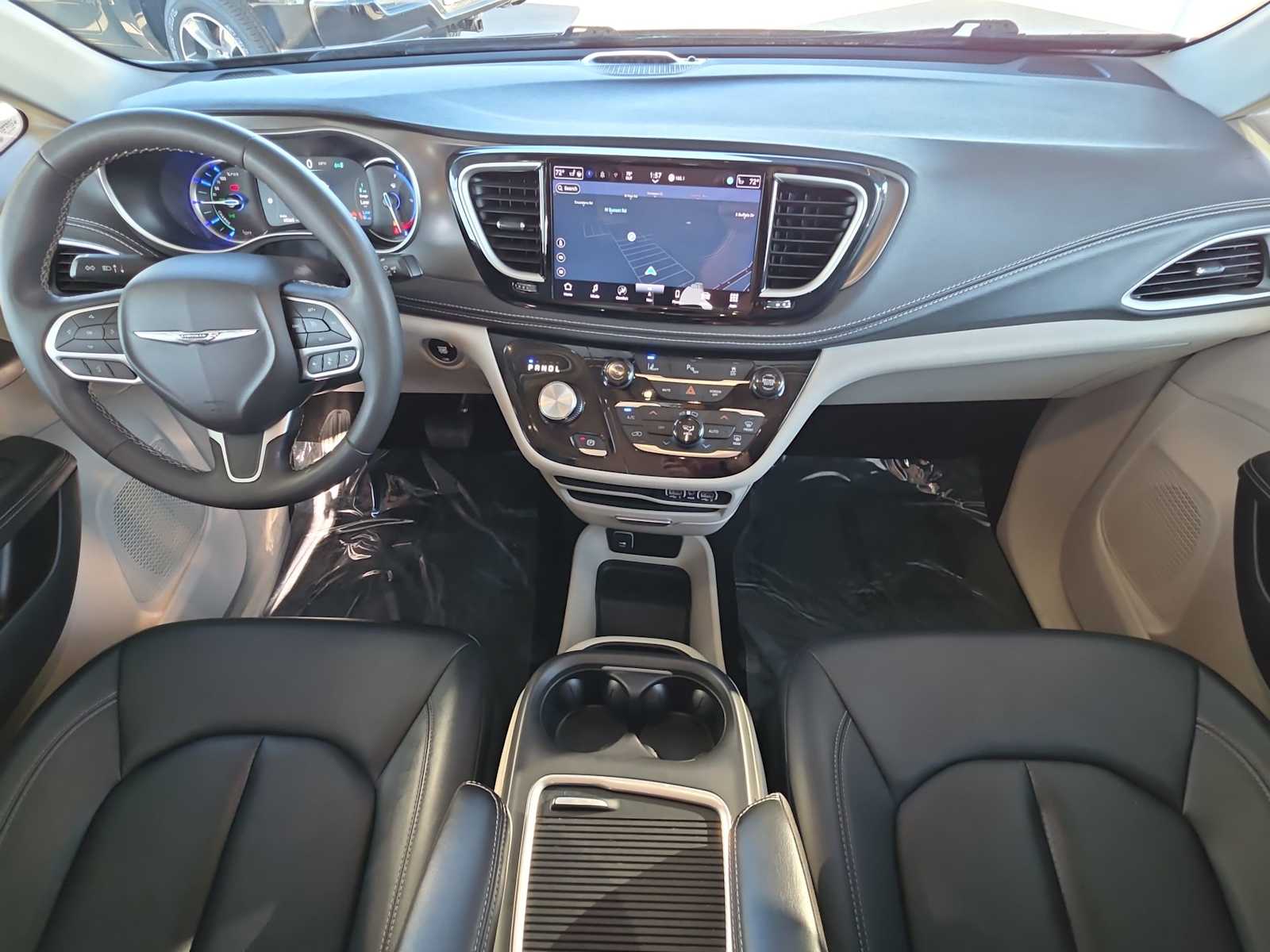 Thumbnail: 2024 Chrysler Pacifica - 14