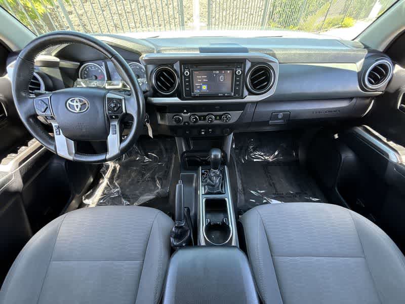 Thumbnail: 2019 Toyota Tacoma - 10