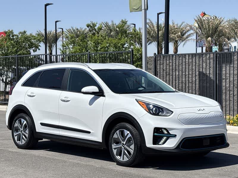 Thumbnail: 2022 Kia Niro - 2