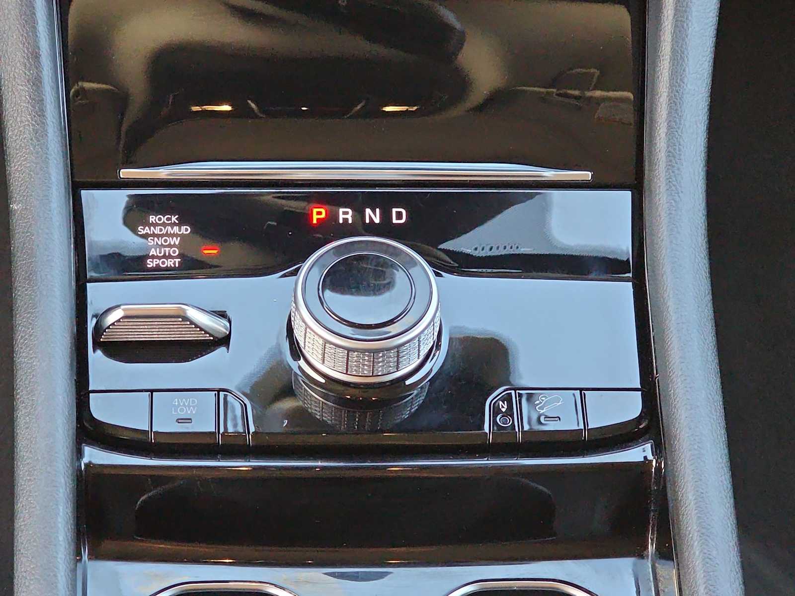 Thumbnail: 2022 Jeep Grand Cherokee - 21