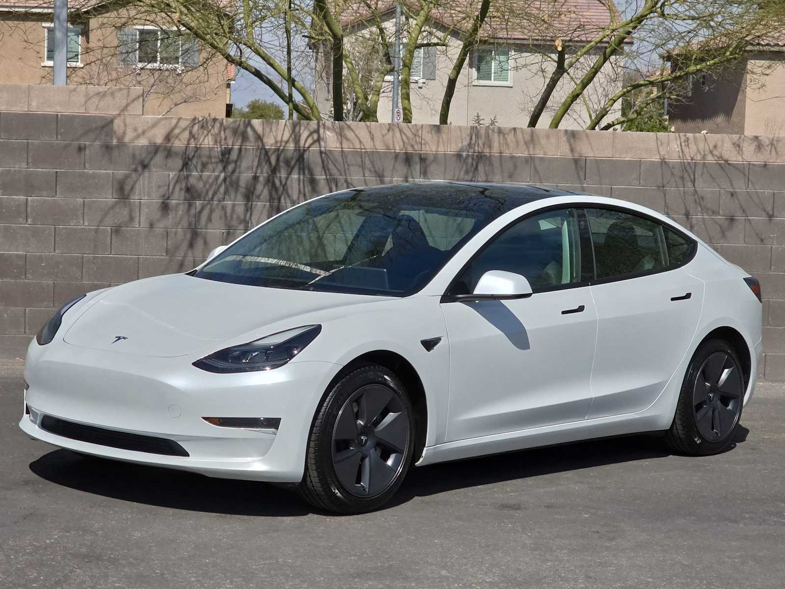 Thumbnail: 2023 Tesla Model 3 - 5
