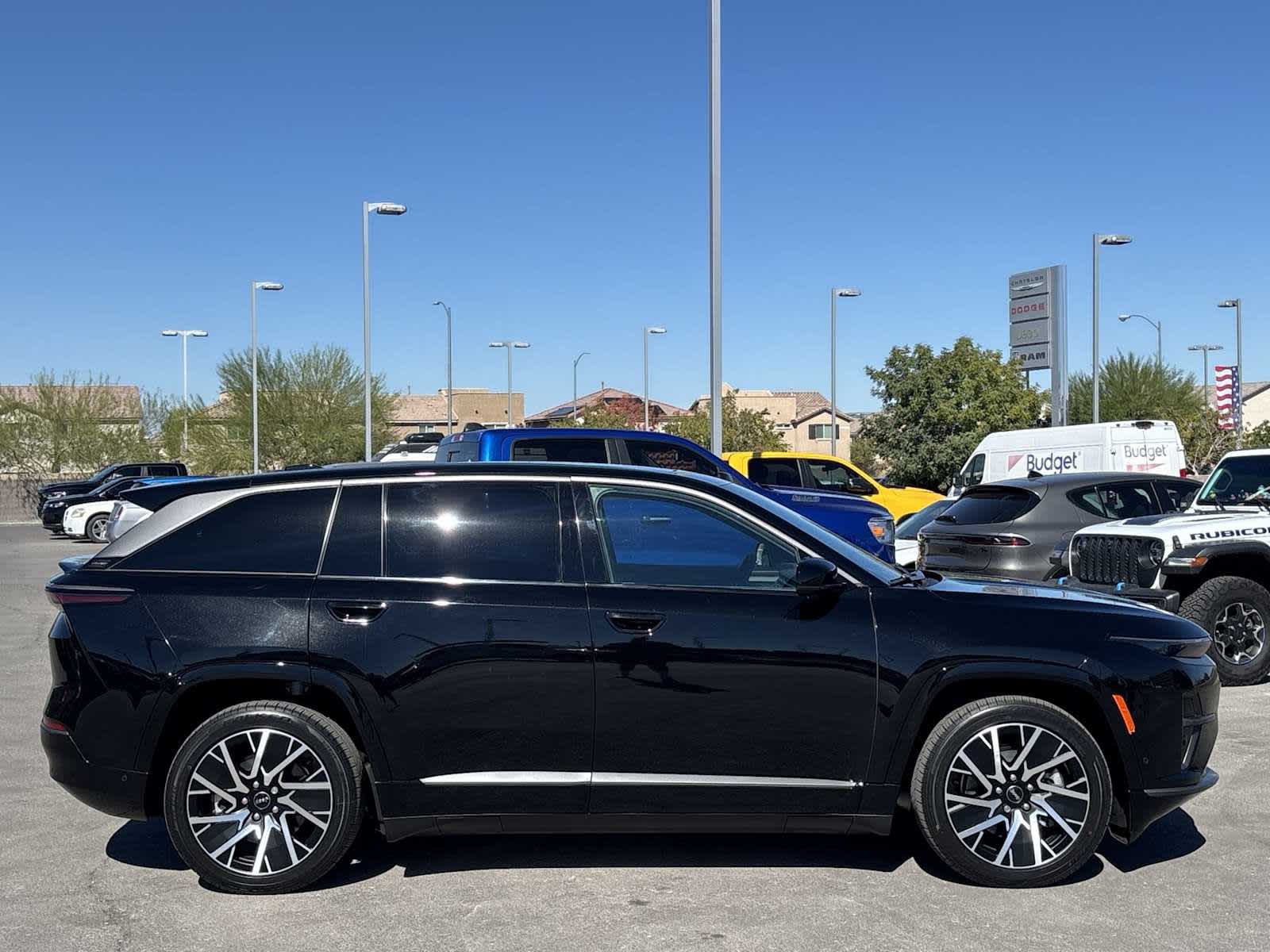 Thumbnail: 2025 Jeep Wagoneer S - 9