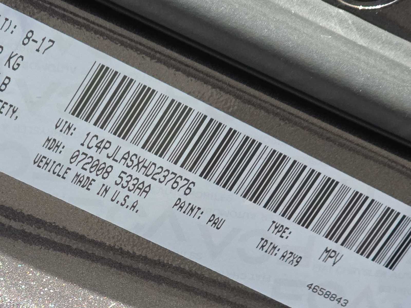 Thumbnail: 2017 Jeep Cherokee - 15