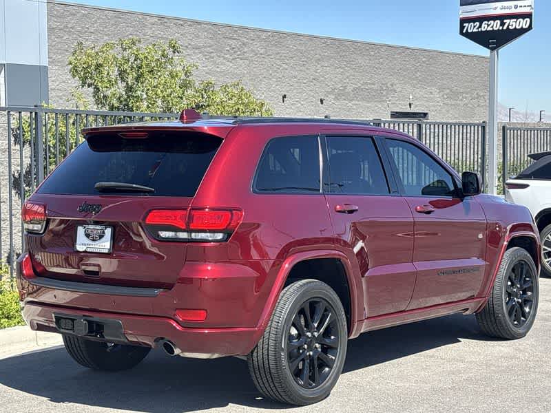 Thumbnail: 2022 Jeep Grand Cherokee - 8