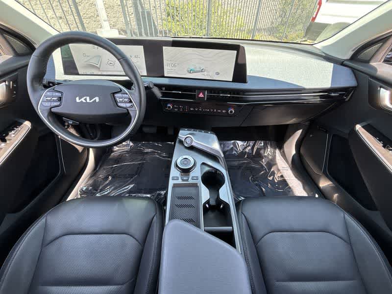 Thumbnail: 2022 Kia EV6 - 14